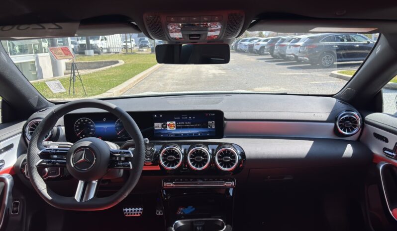 
								2025 Mercedes-Benz CLA 250 4MATIC full									