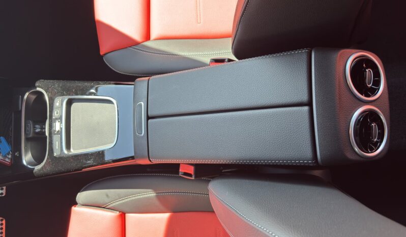 
								2025 Mercedes-Benz CLA 250 4MATIC full									