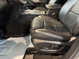 
										2020 Ford Explorer Platinum full									