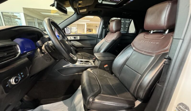 
								2020 Ford Explorer Platinum full									