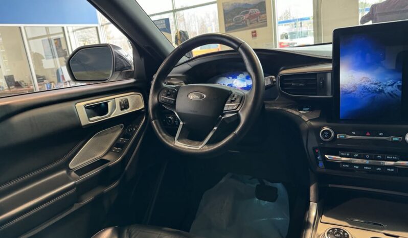 
								2020 Ford Explorer Platinum full									