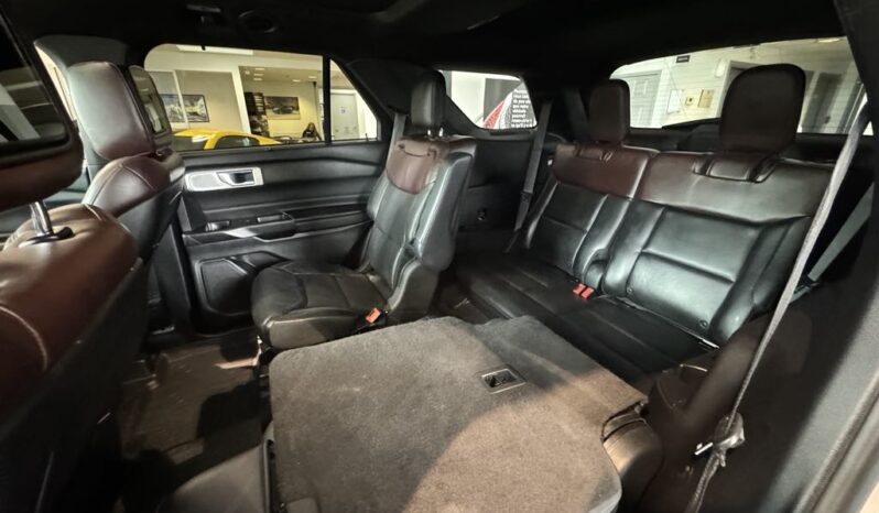 
								2020 Ford Explorer Platinum full									