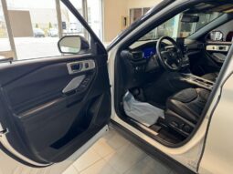 
										2020 Ford Explorer Platinum full									