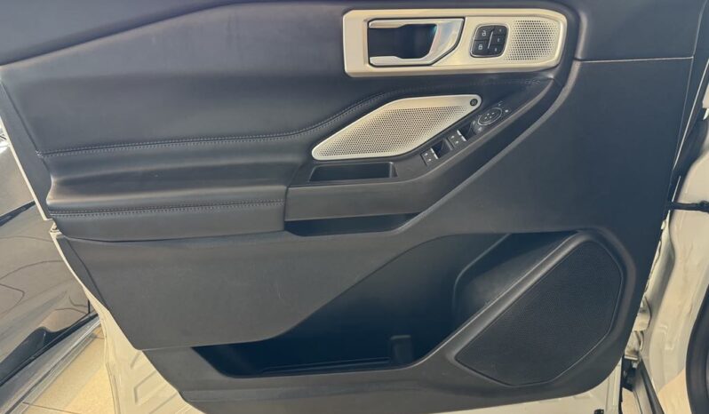 
								2020 Ford Explorer Platinum full									