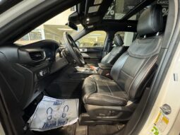 
										2021 Ford Explorer ST full									