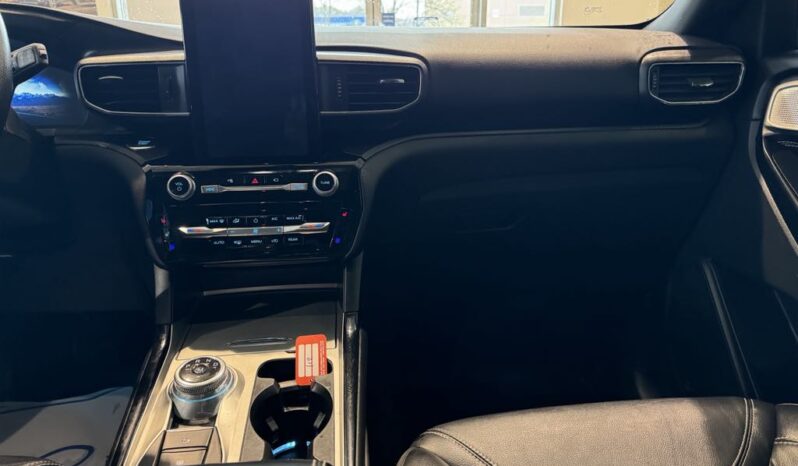 
								2021 Ford Explorer ST full									