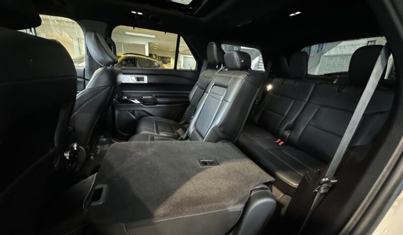 
								2021 Ford Explorer ST full									