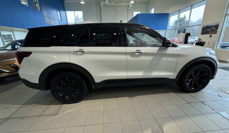 
								2021 Ford Explorer ST full									