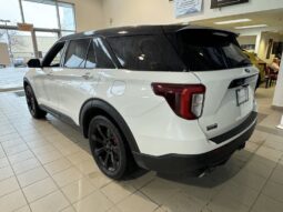
										2021 Ford Explorer ST full									