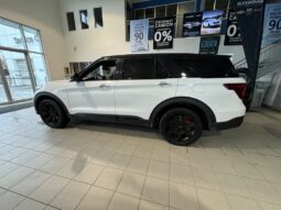 
										2021 Ford Explorer ST full									