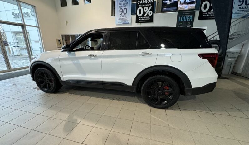 
								2021 Ford Explorer ST full									