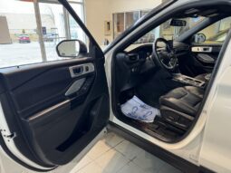
										2021 Ford Explorer ST full									
