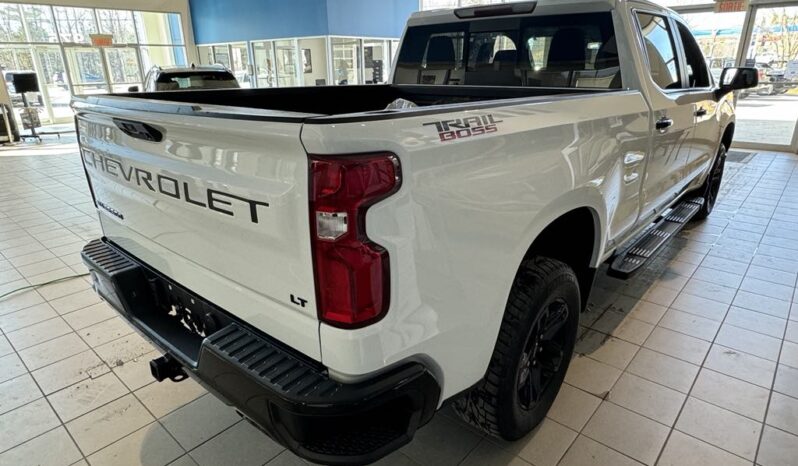 
								2022 Chevrolet Silverado 1500 Crew Cab 4×4 Lt full									