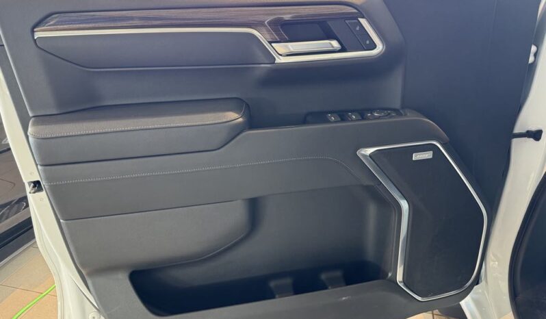 
								2022 Chevrolet Silverado 1500 Crew Cab 4×4 Lt full									