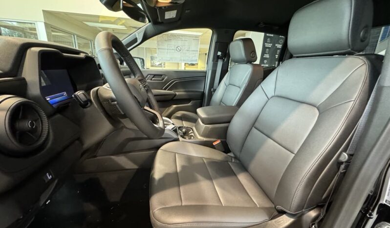 
								2025 Chevrolet Colorado Crew Cab Short Box 4 full									