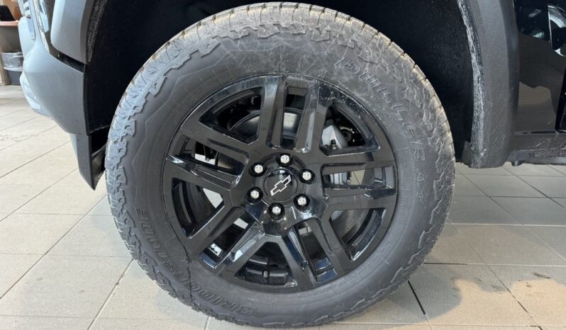 
								2025 Chevrolet Colorado Crew Cab Short Box 4 full									