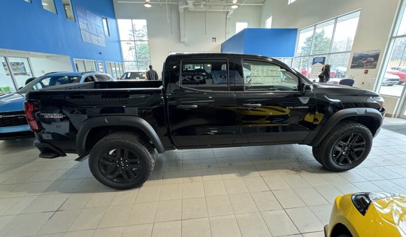 
								2025 Chevrolet Colorado Crew Cab Short Box 4 full									