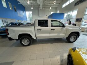 2025 Chevrolet Colorado Crew Cab Short Box 2