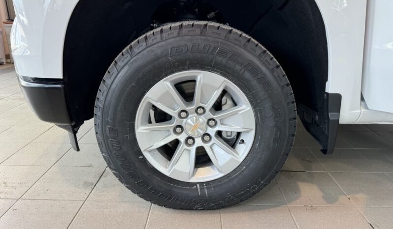 
								2025 Chevrolet Silverado 1500 Regular Cab Long Box full									