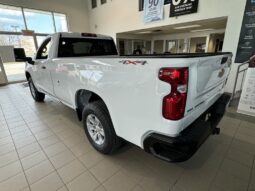 
										2025 Chevrolet Silverado 1500 Regular Cab Long Box full									