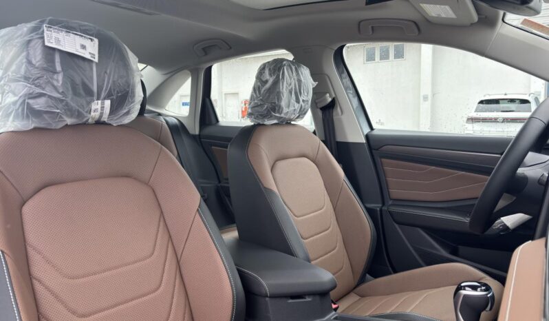 
								2025 Volkswagen Jetta Highline Auto full									