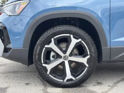 
										2025 Volkswagen Taos Highline 4motion full									
