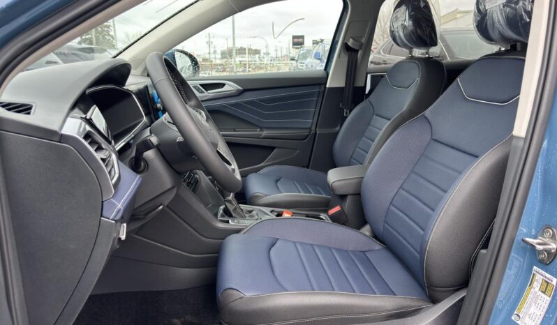 
								2025 Volkswagen Taos Highline 4motion full									