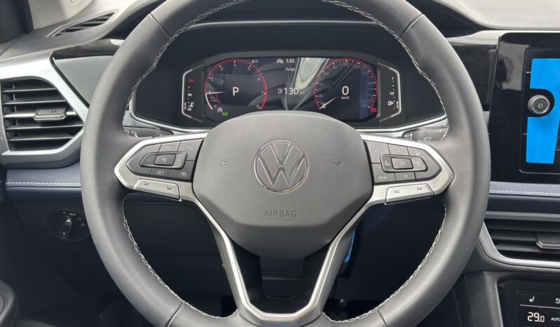 
								2025 Volkswagen Taos Highline 4motion full									