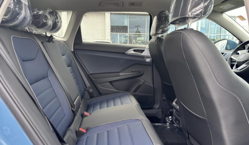 
								2025 Volkswagen Taos Highline 4motion full									