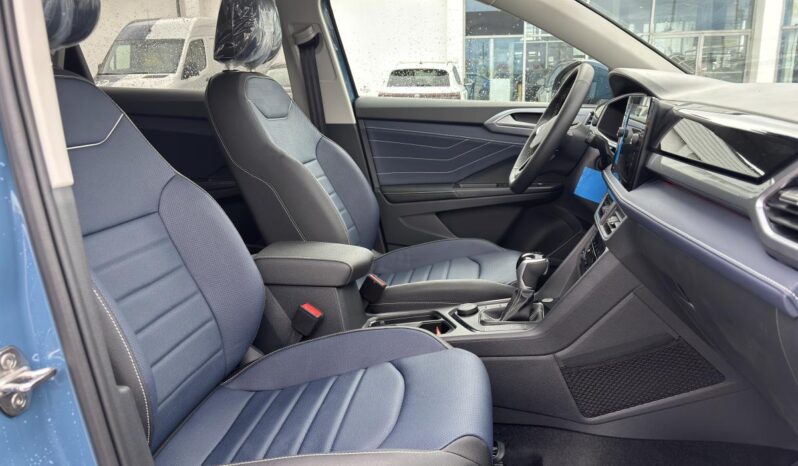 
								2025 Volkswagen Taos Highline 4motion full									