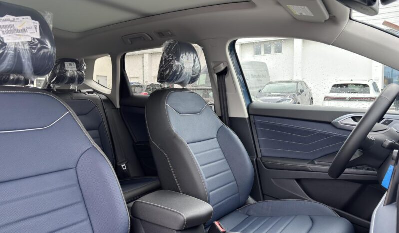 
								2025 Volkswagen Taos Highline 4motion full									