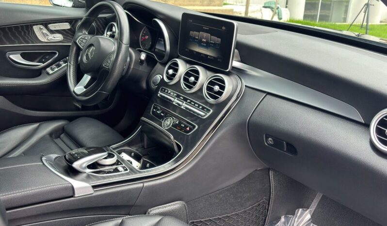 
								2018 Mercedes-Benz C300 4MATIC Sedan full									