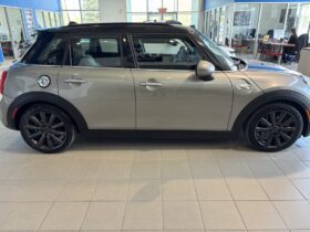 2017 MINI Cooper Hardtop 5 Door