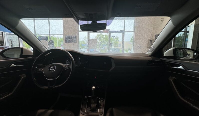 
								2019 Volkswagen Jetta Highline 1.4t 8sp At full									