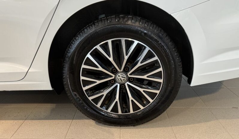 
								2019 Volkswagen Jetta Highline 1.4t 8sp At full									