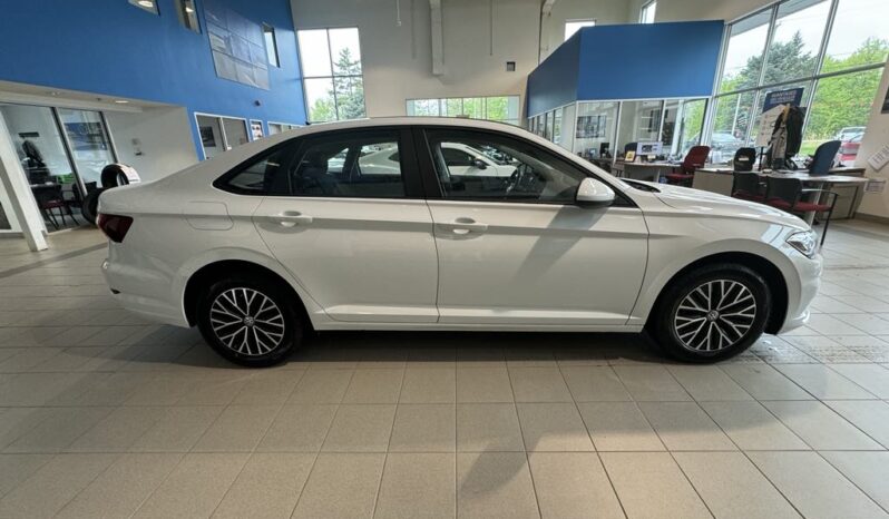 
								2019 Volkswagen Jetta Highline 1.4t 8sp At full									