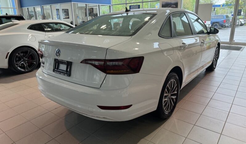 
								2019 Volkswagen Jetta Highline 1.4t 8sp At full									