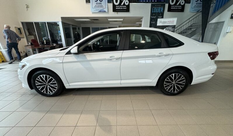 
								2019 Volkswagen Jetta Highline 1.4t 8sp At full									