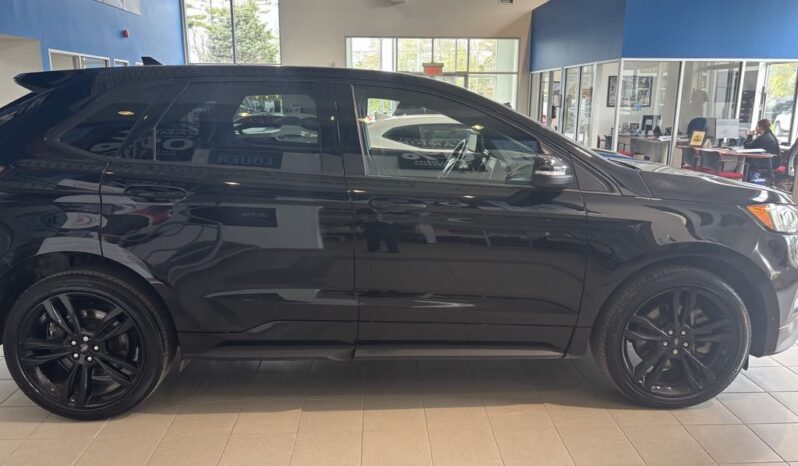 
								2022 Ford Edge St Awd full									