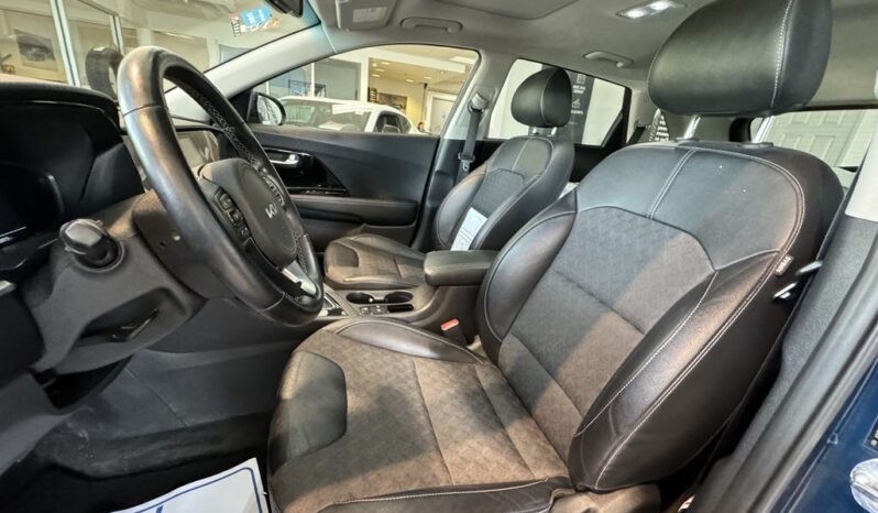 
								2022 Kia Niro PHEV EX full									