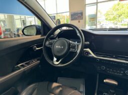 
										2022 Kia Niro PHEV EX full									