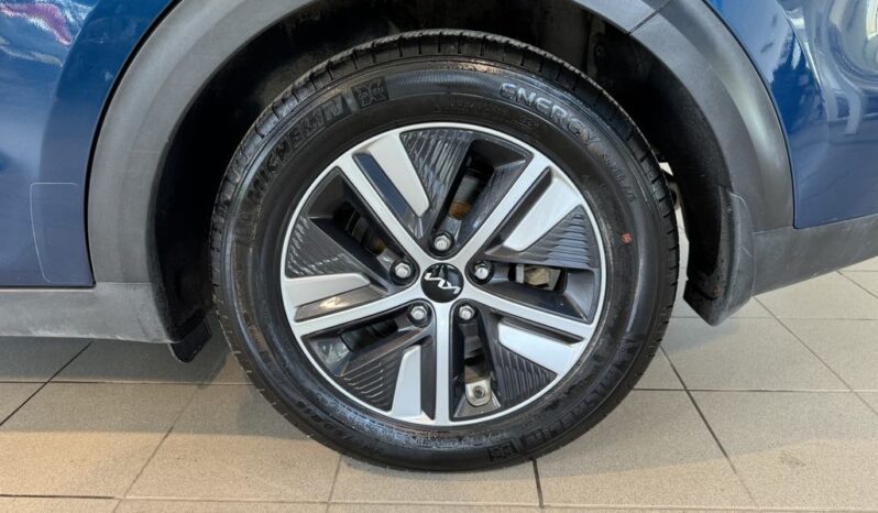 
								2022 Kia Niro PHEV EX full									