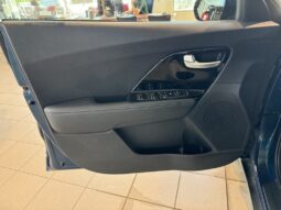 
										2022 Kia Niro PHEV EX full									