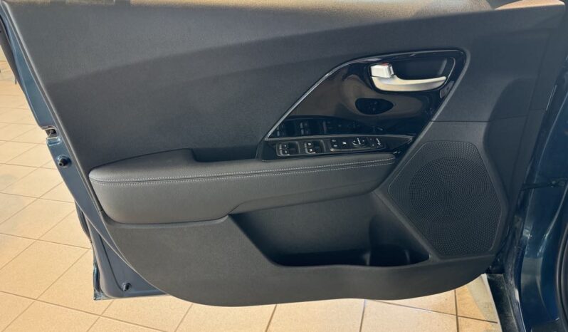 
								2022 Kia Niro PHEV EX full									