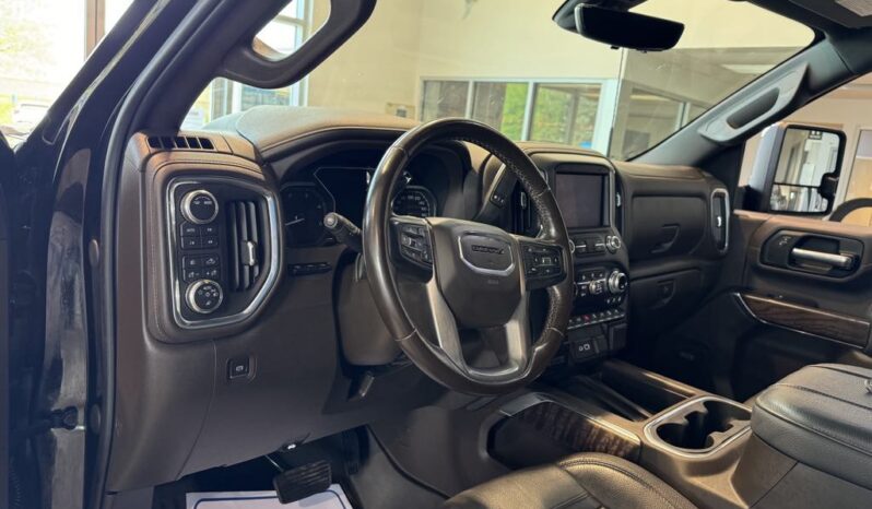 
								2023 GMC Sierra 2500 Crew Cab 4×4 Denali full									