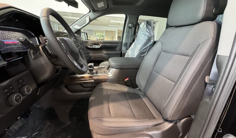 
								2025 Chevrolet Silverado 1500 Crew Cab Short Box 4 full									