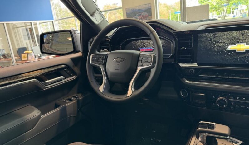 
								2025 Chevrolet Silverado 1500 Crew Cab Short Box 4 full									