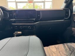 
										2025 Chevrolet Silverado 1500 Crew Cab Short Box 4 full									