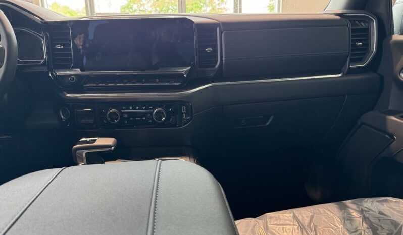 
								2025 Chevrolet Silverado 1500 Crew Cab Short Box 4 full									