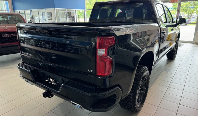 
								2025 Chevrolet Silverado 1500 Crew Cab Short Box 4 full									